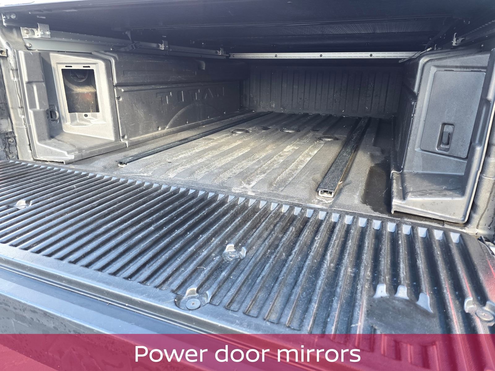 Used 2017 Nissan Titan SL AWD/4WD image 17