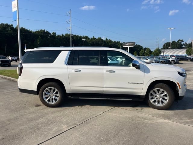 Used 2025 Chevrolet Suburban Premier RWD image 8