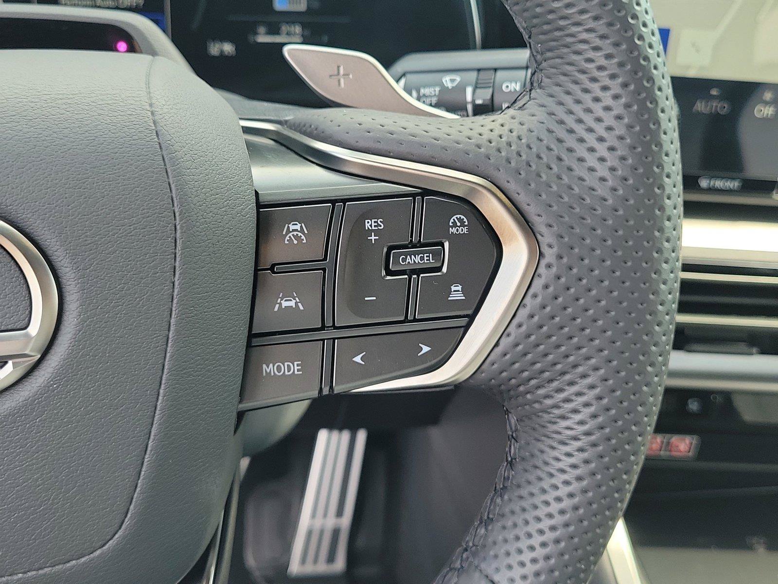 Used 2026 Lexus TX 500h AWD w/ Technology Package image 24