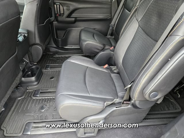 Used 2025 Toyota Sienna XLE Woodland Edition AWD/4WD image 12