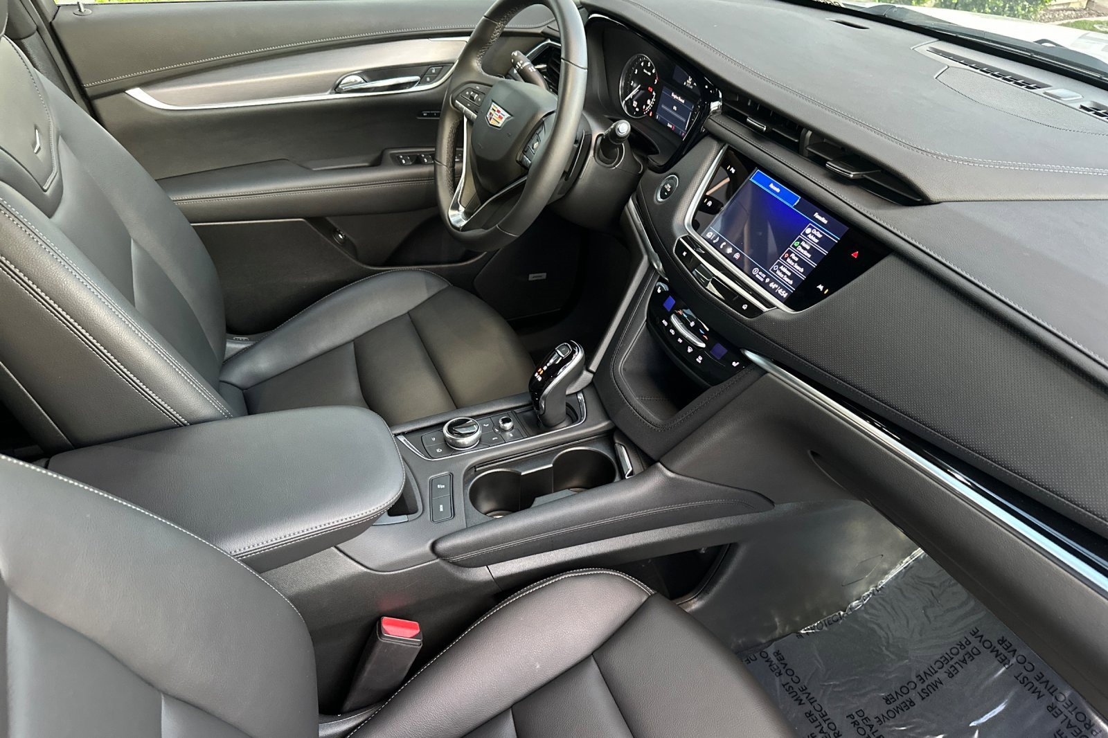 Used 2025 Cadillac XT6 Luxury image 21