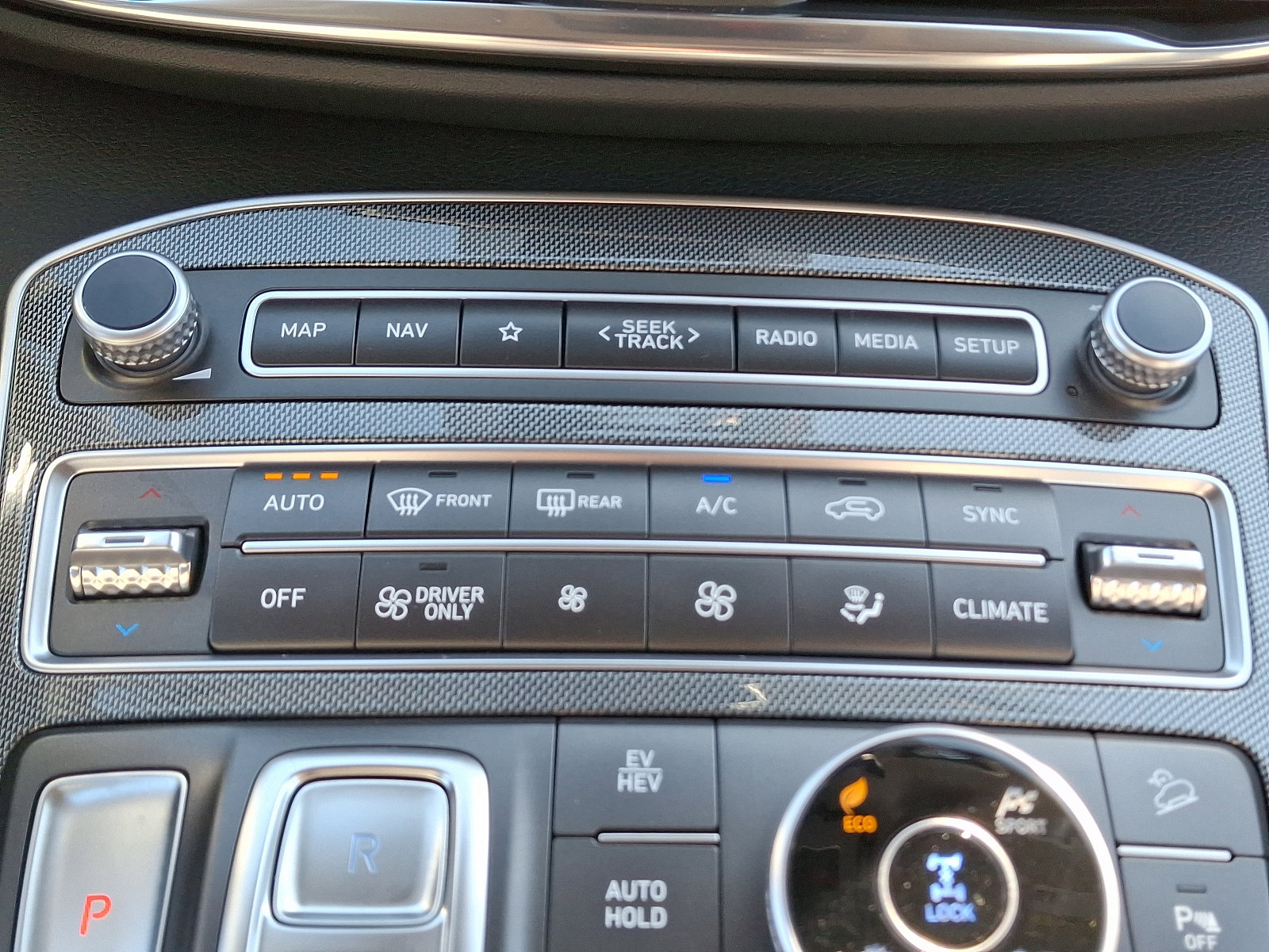 Used 2023 Hyundai Santa Fe SEL Convenience image 15