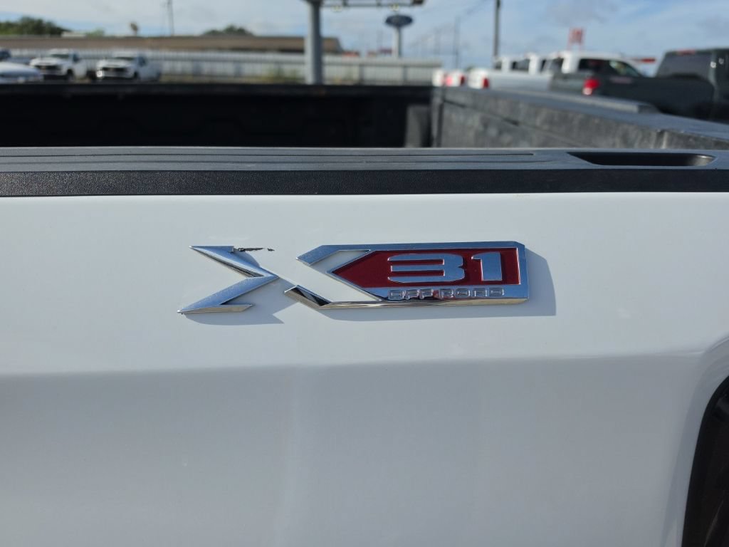 Used 2024 GMC Sierra 1500 SLE AWD/4WD image 9