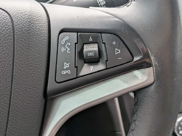 Used 2021 Chevrolet Trax LT w/ LT Convenience Package FWD image 26