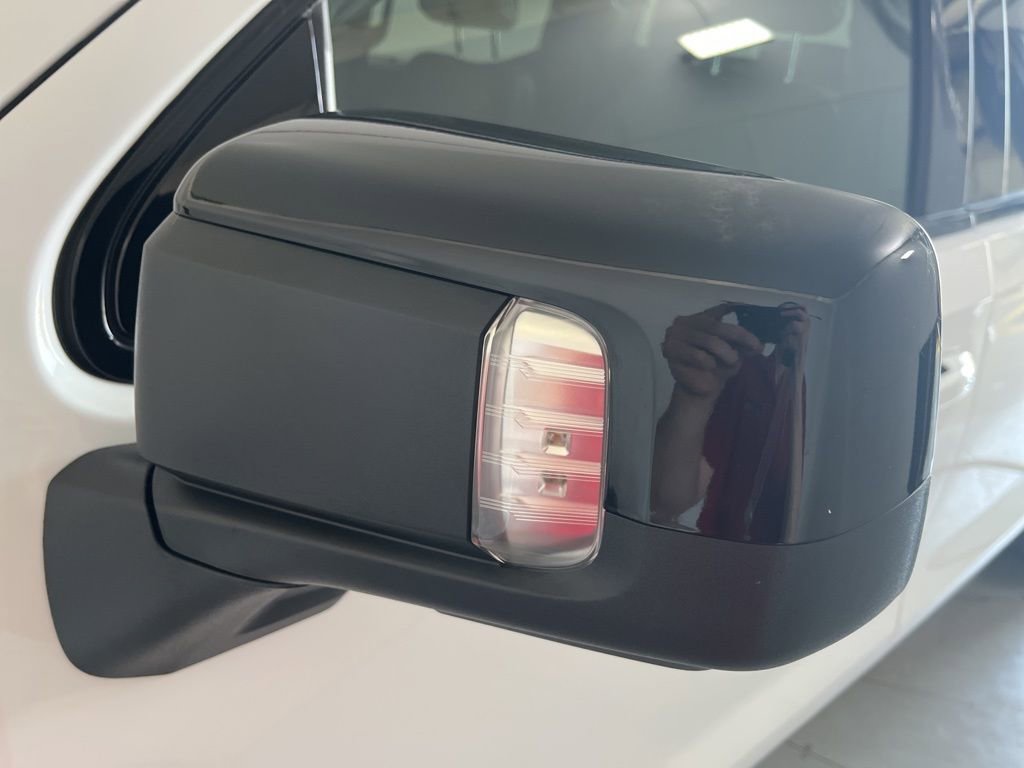 Used 2025 GMC Sierra 1500 AT4 image 39