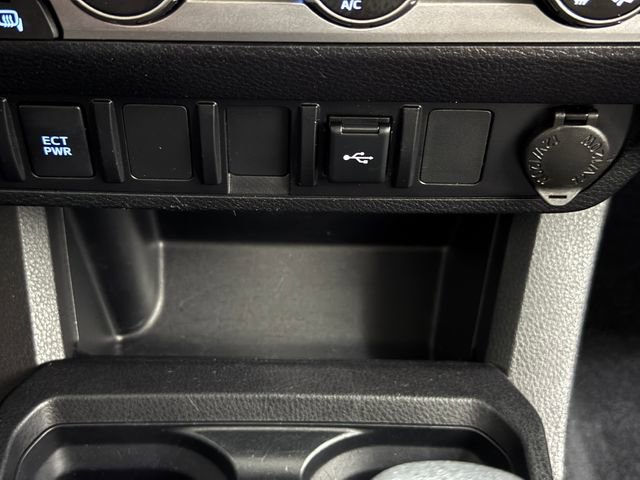 Used 2022 Toyota Tacoma SR5 w/ SR5 Appearance Package (SM) AWD/4WD image 19