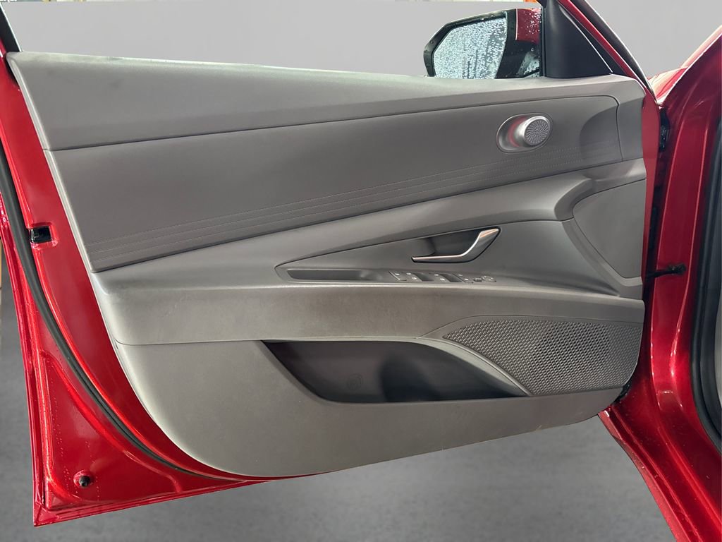 Used 2021 Hyundai Elantra SEL image 23