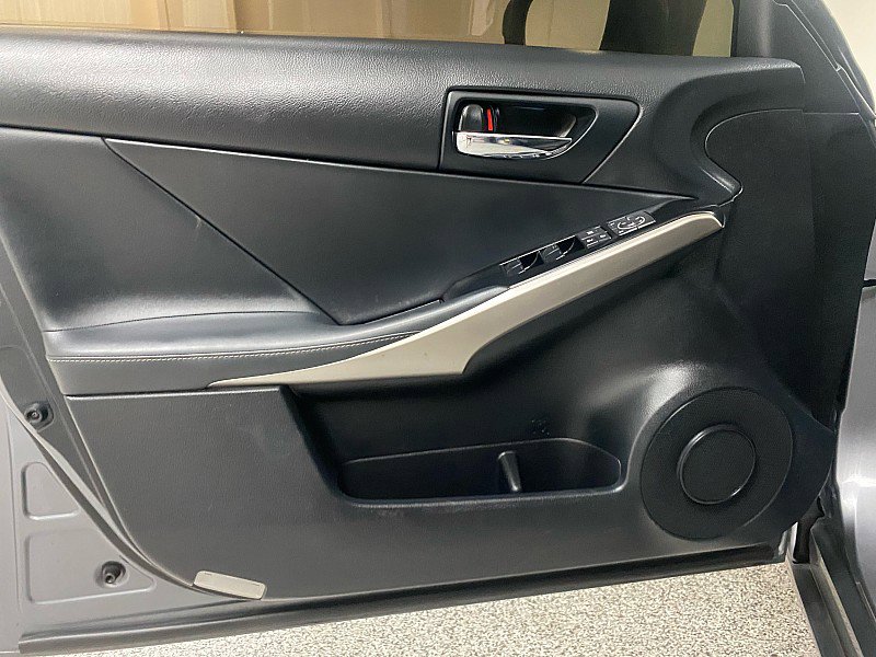 Used 2016 Lexus IS 200t image 11