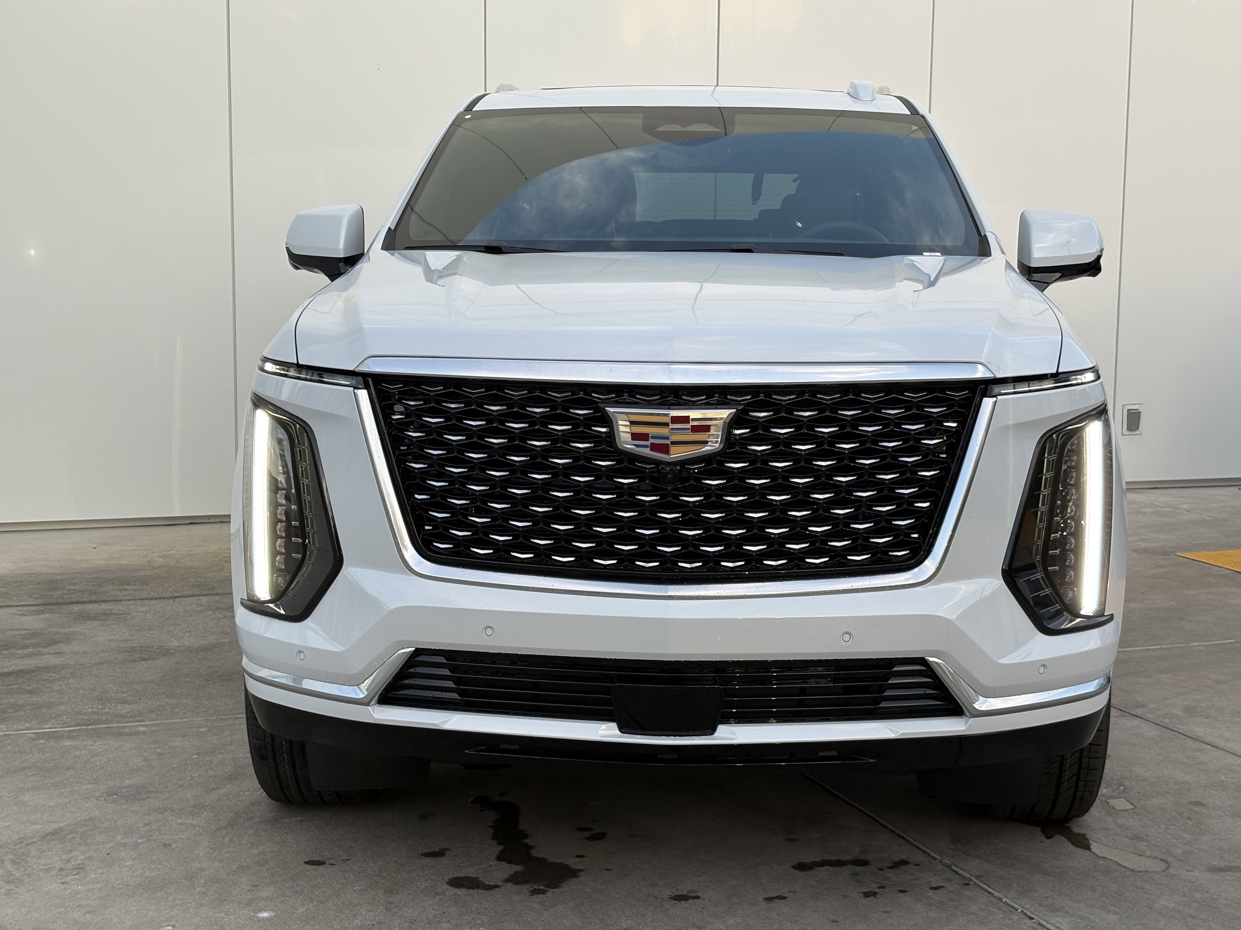 New 2026 Cadillac Escalade Luxury image 3
