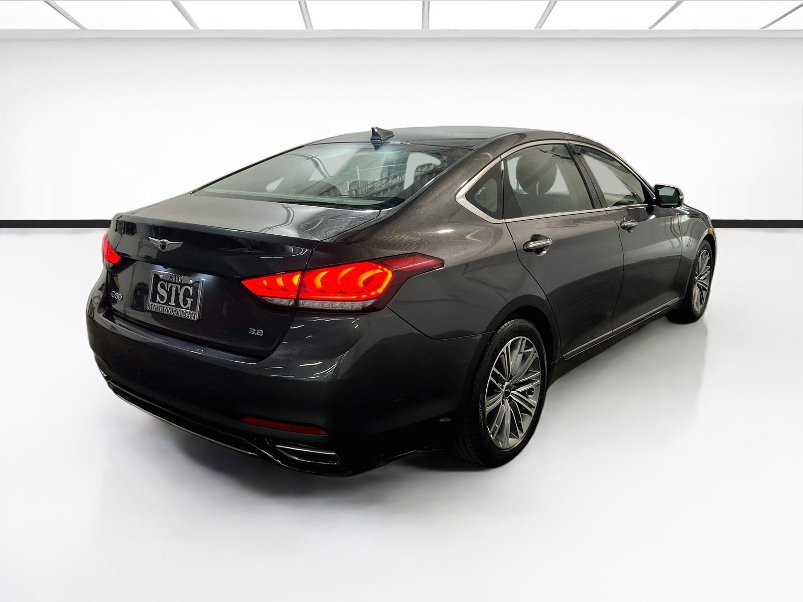 Used 2019 Genesis G80 3.8 RWD image 4