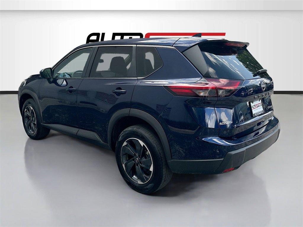 Used 2024 Nissan Rogue SV image 5