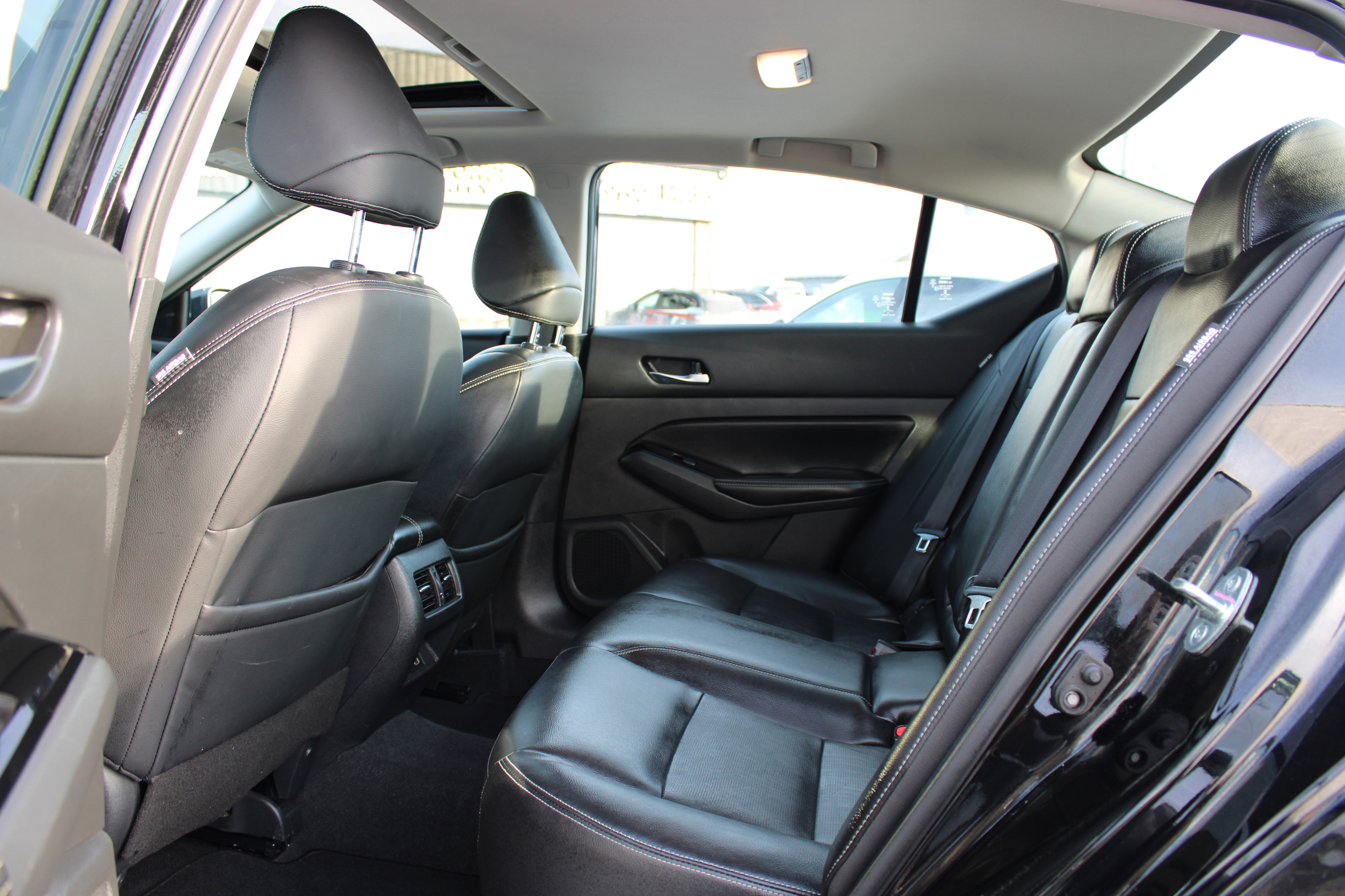 Certified 2021 Nissan Altima 2.5 Platinum image 4