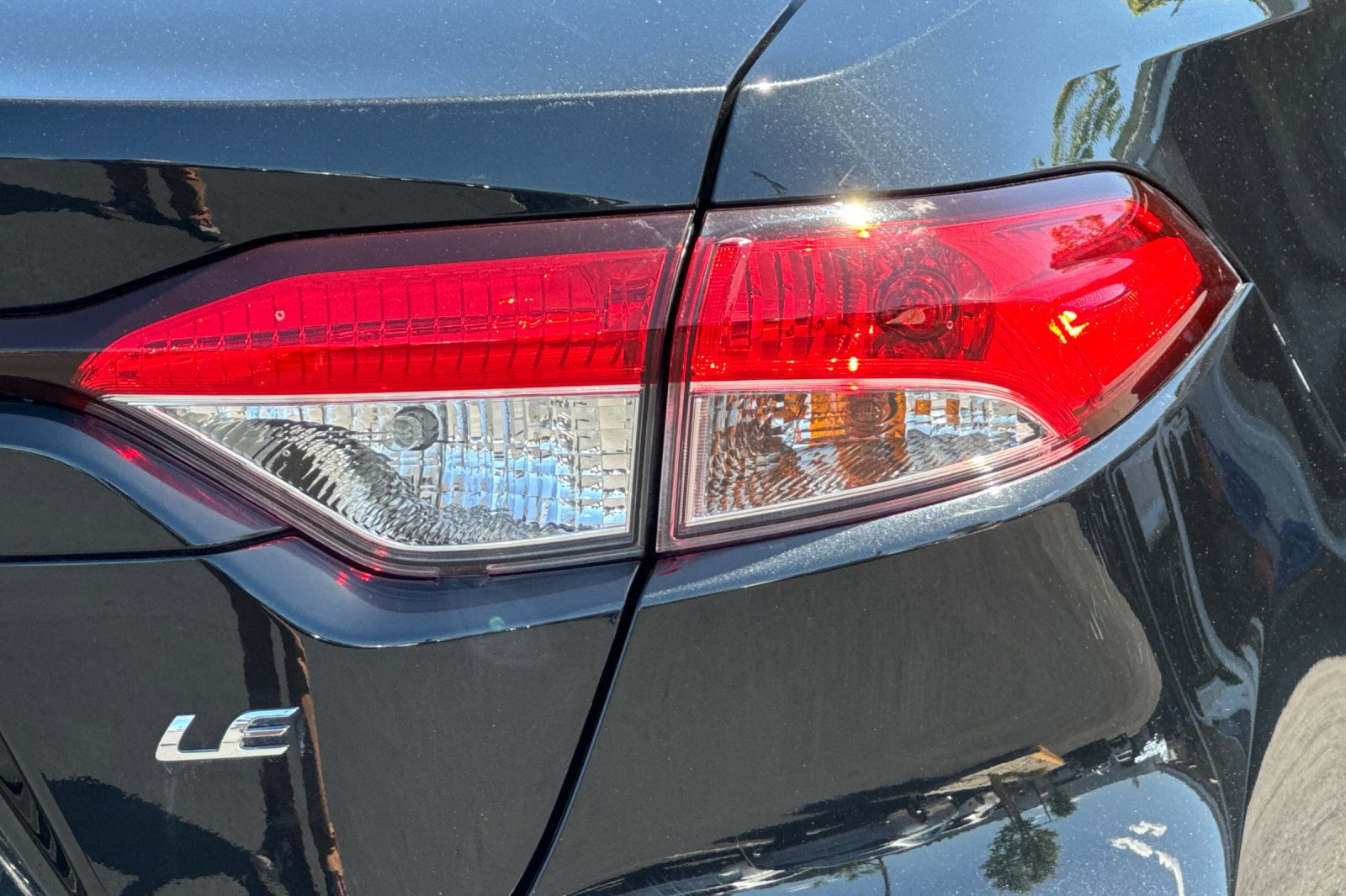 Used 2021 Toyota Corolla LE FWD image 12