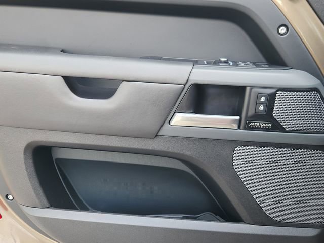 Used 2023 Land Rover Defender 90 X image 22