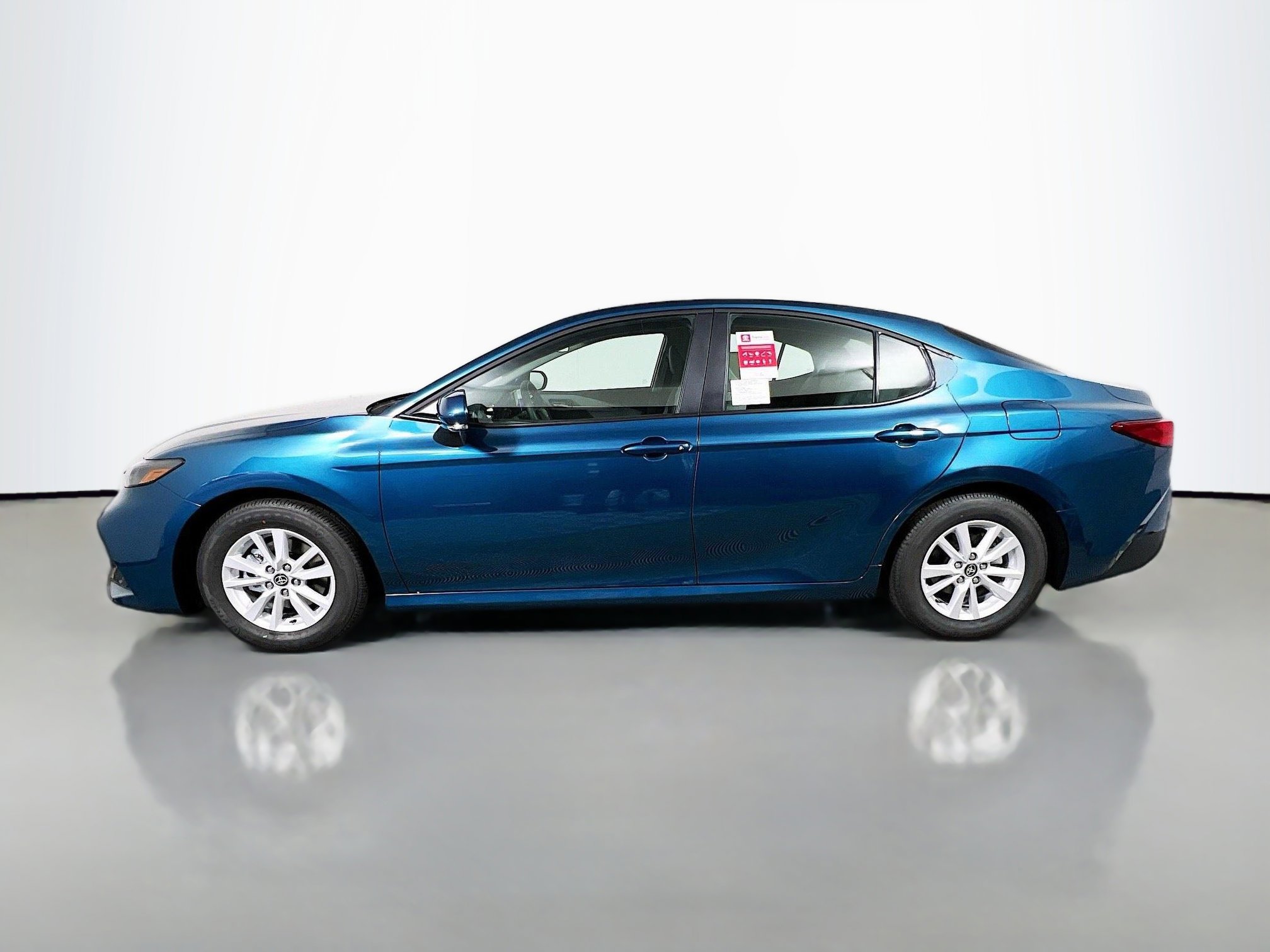 Used 2026 Toyota Camry LE image 9