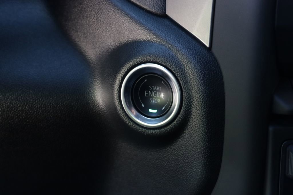 Used 2025 Chevrolet Silverado 2500 Custom w/ Custom Value Package image 7