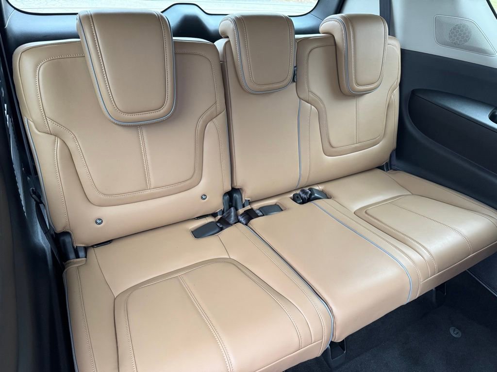 Used 2025 INFINITI QX80 Sensory image 30