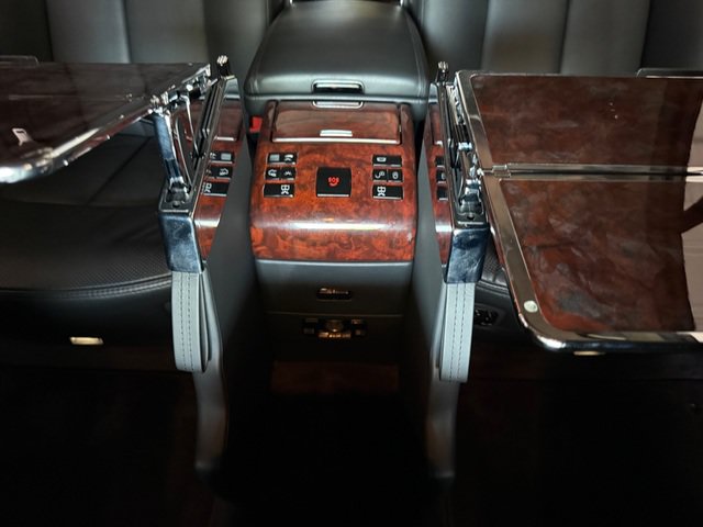 Used 2005 Maybach 57 RWD image 29