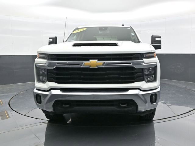 Used 2024 Chevrolet Silverado 2500 LT w/ Convenience Package image 2