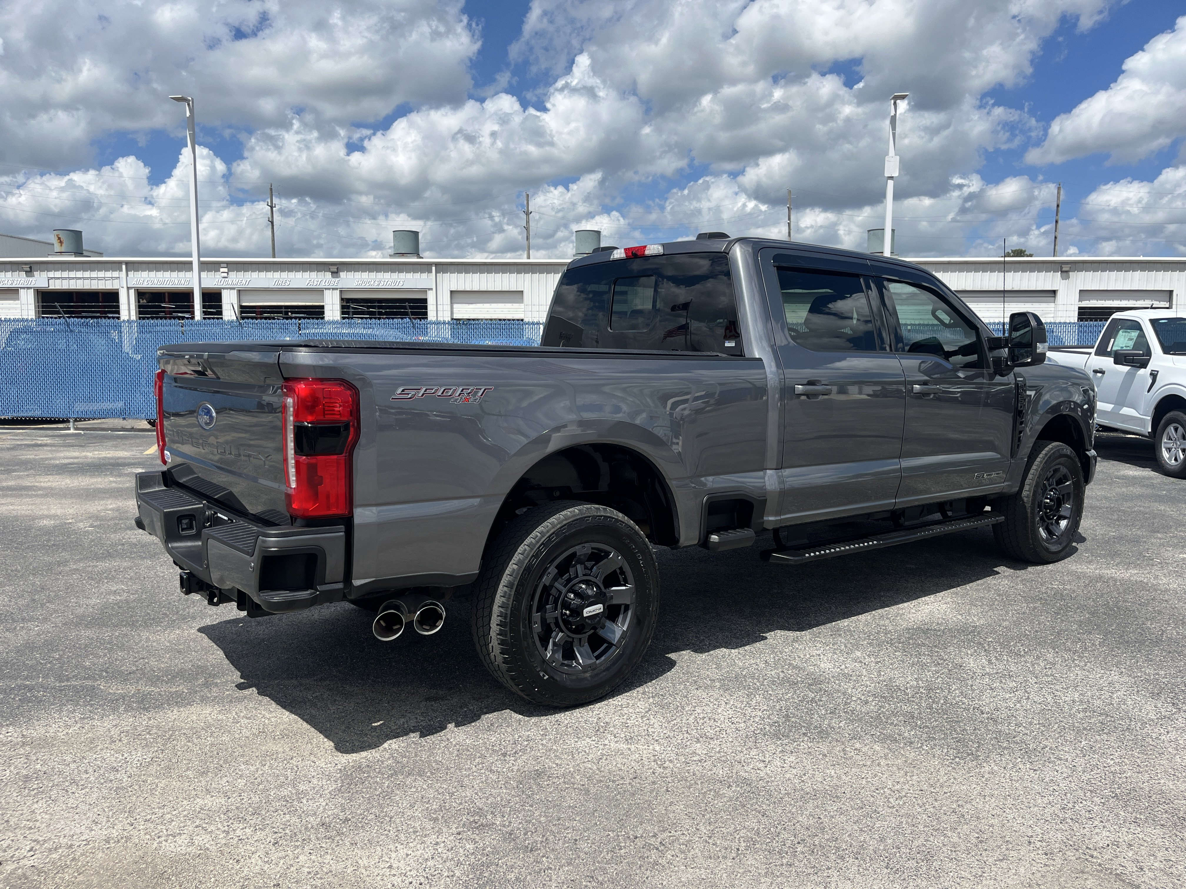 Used 2024 Ford F350 Lariat w/ Lariat Ultimate Package image 2