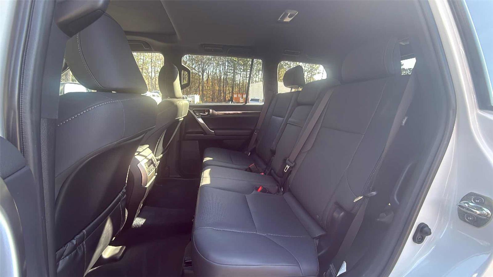 Used 2023 Lexus GX 460 Premium image 11