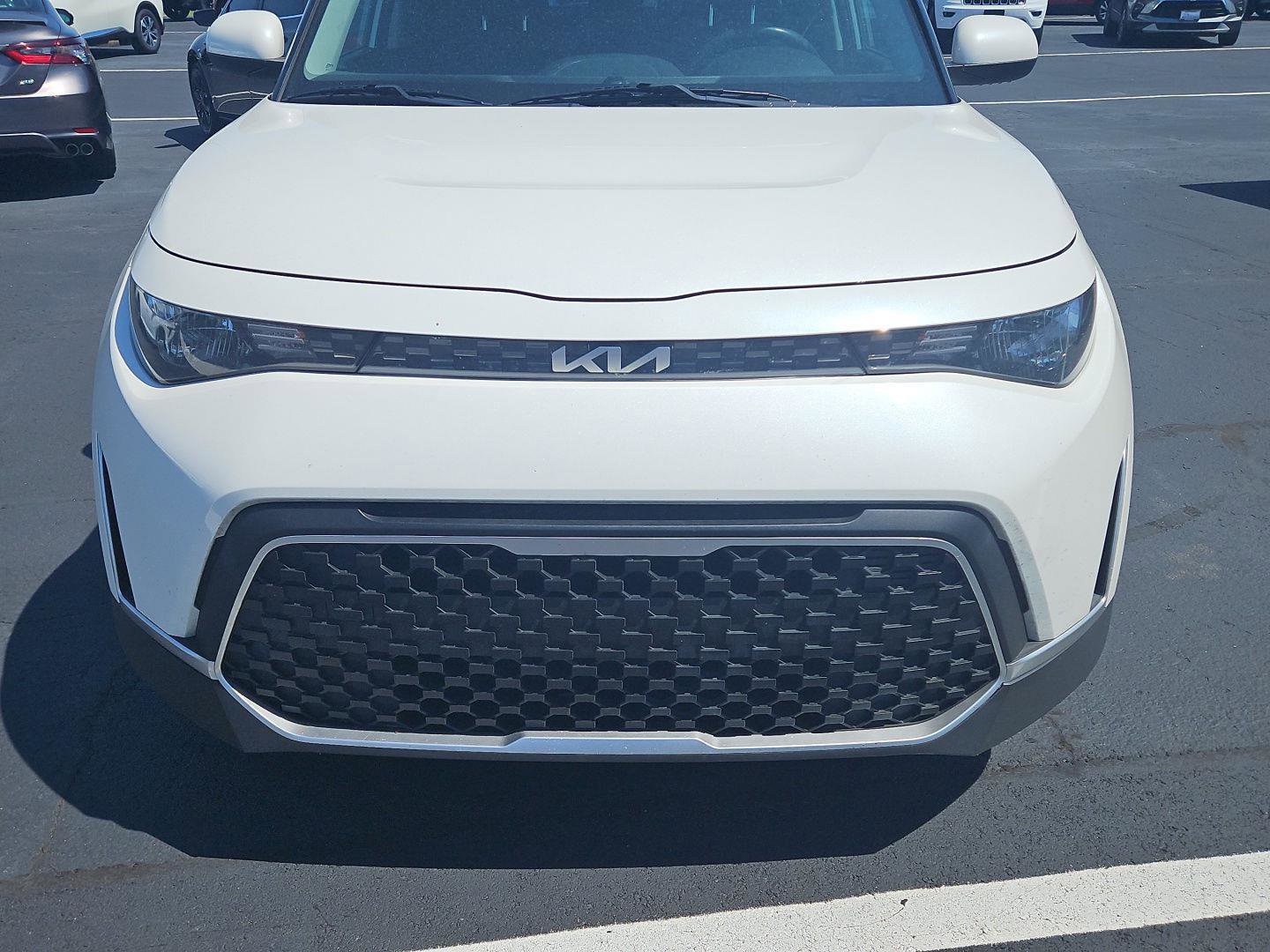 Used 2023 Kia Soul LX w/ LX Technology Package FWD image 2