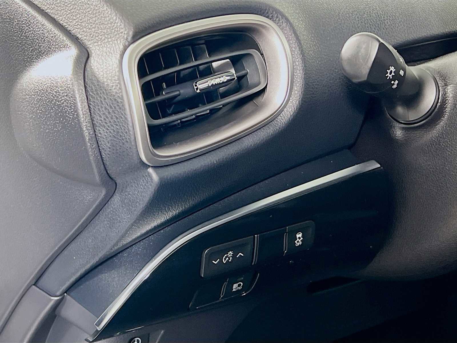 Used 2021 Toyota Prius Prime XLE image 10