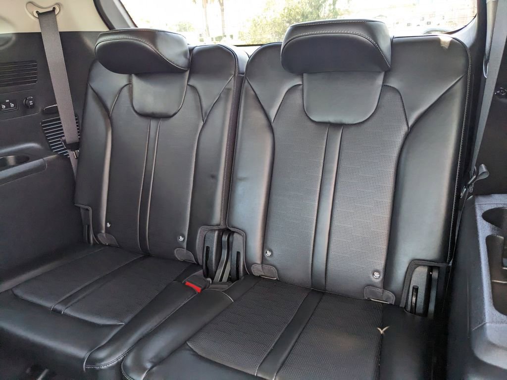 Certified 2025 Kia Sorento SX image 19