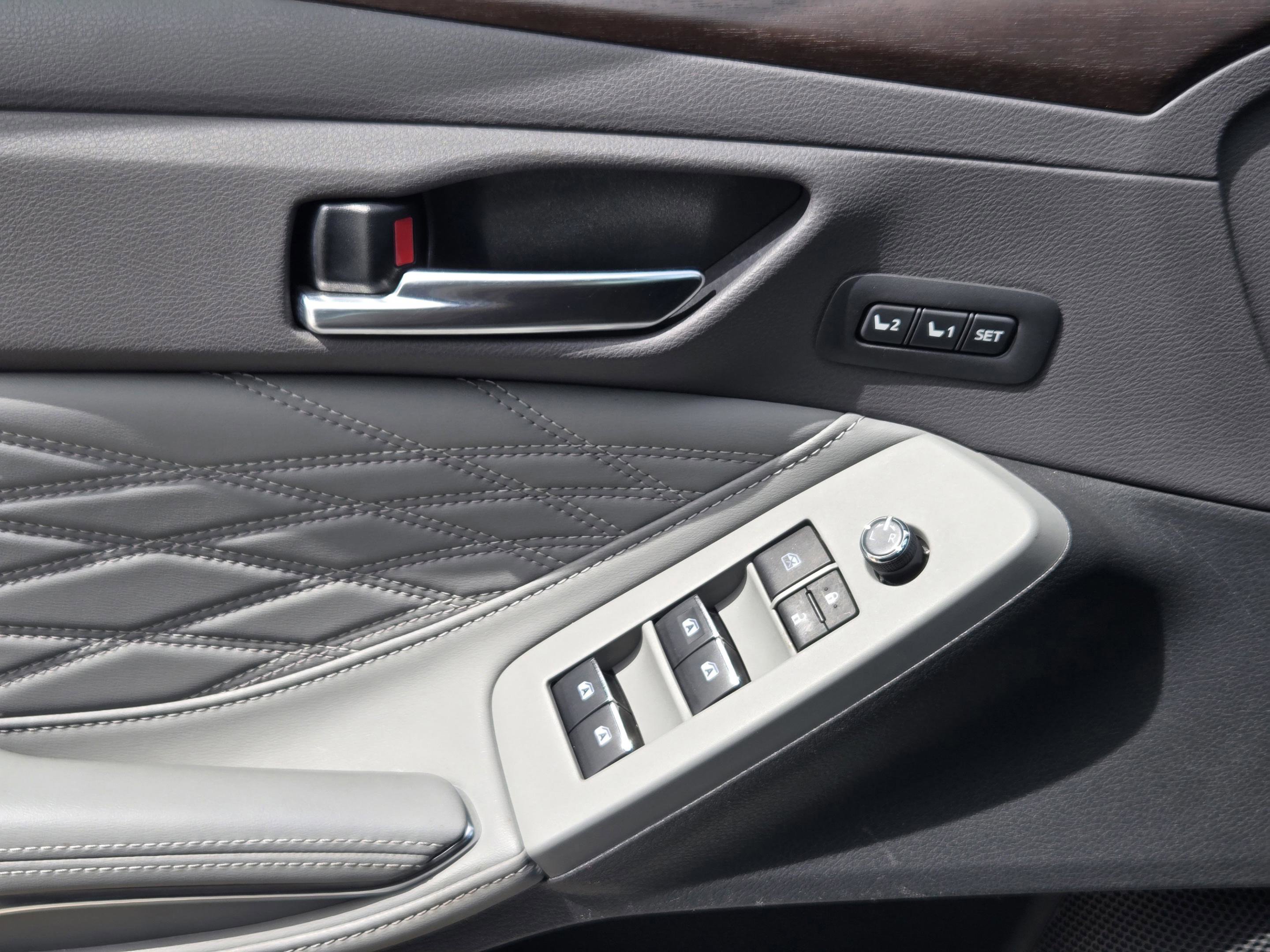 Used 2019 Toyota Avalon Limited w/ Advanced Safety Package image 25