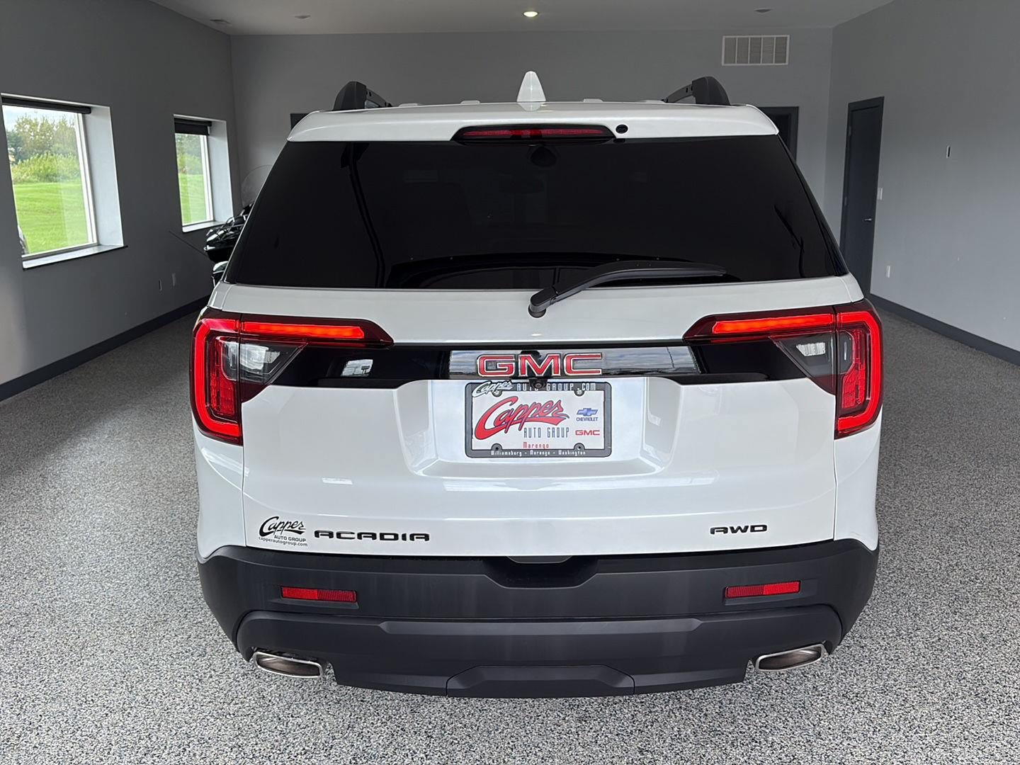 Used 2023 GMC Acadia SLT w/ Elevation Edition AWD/4WD image 3