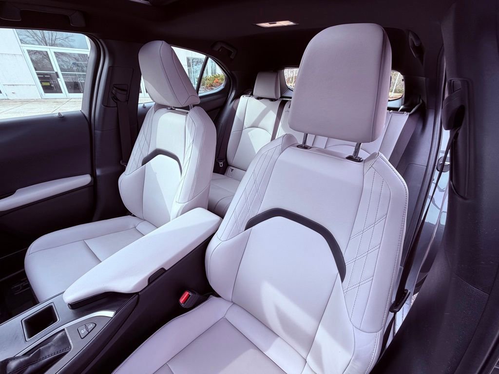 Certified 2023 Lexus UX 250h 250h SUNROOF/CARPLAY/NEW TIRES image 14