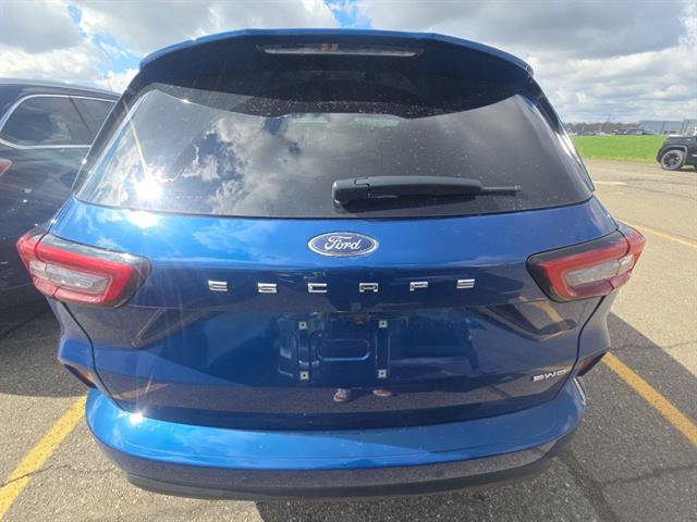 Certified 2023 Ford Escape ST-Line Select w/ Tech Pack #2 AWD/4WD image 5