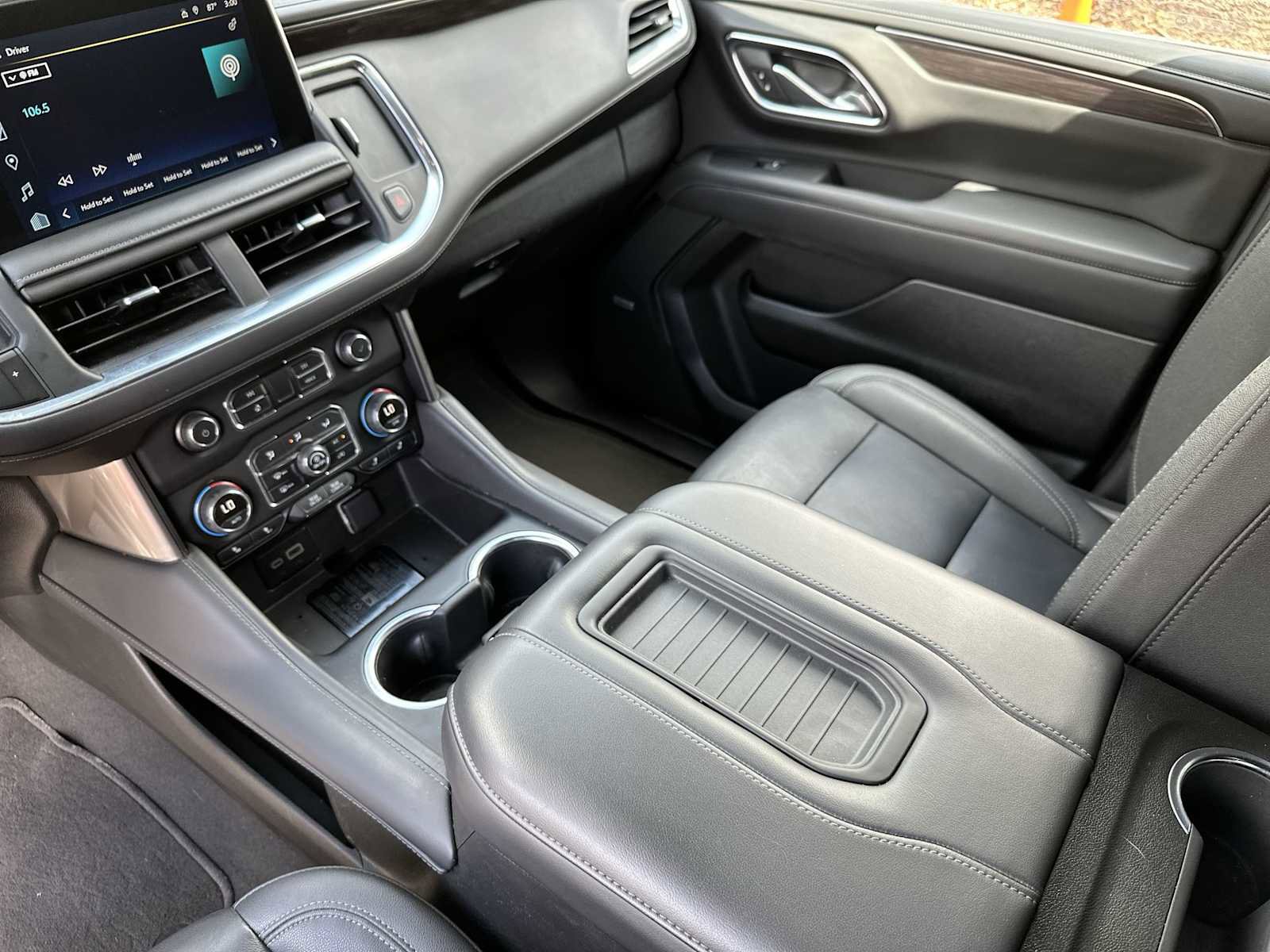Certified 2024 Chevrolet Suburban LT RWD image 21