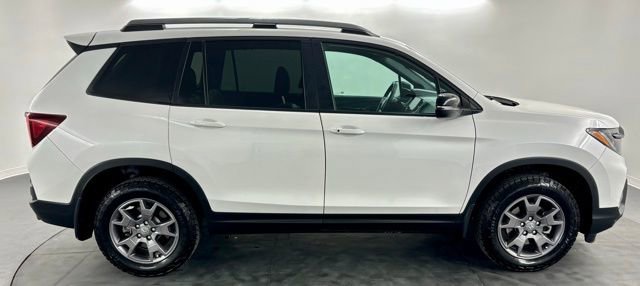 Certified 2025 Honda Passport TrailSport image 9
