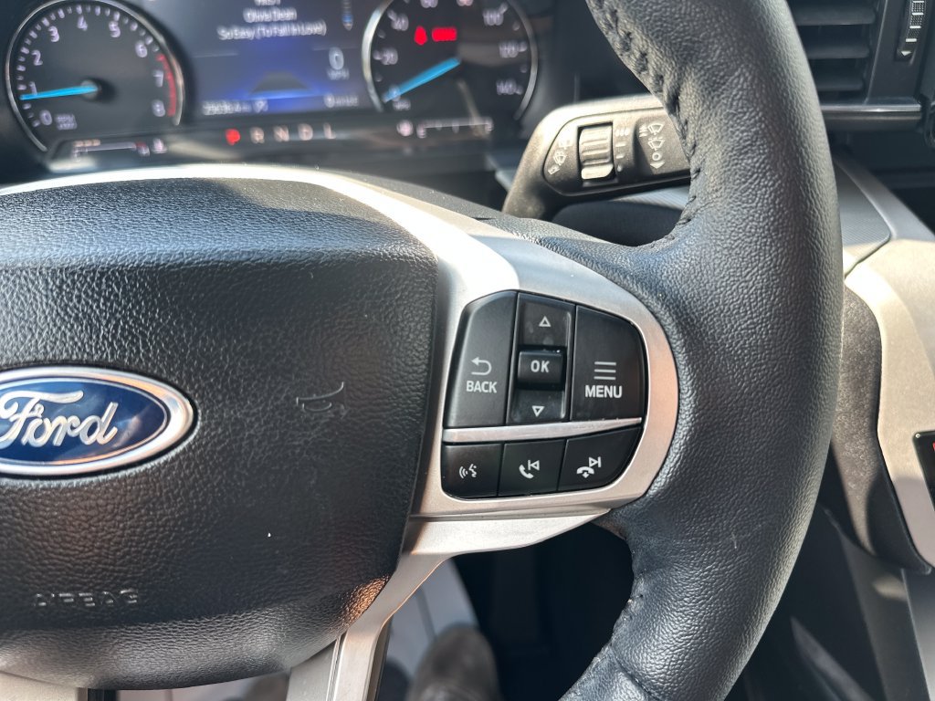 Used 2023 Ford Explorer XLT w/ Equipment Group 202A RWD image 13