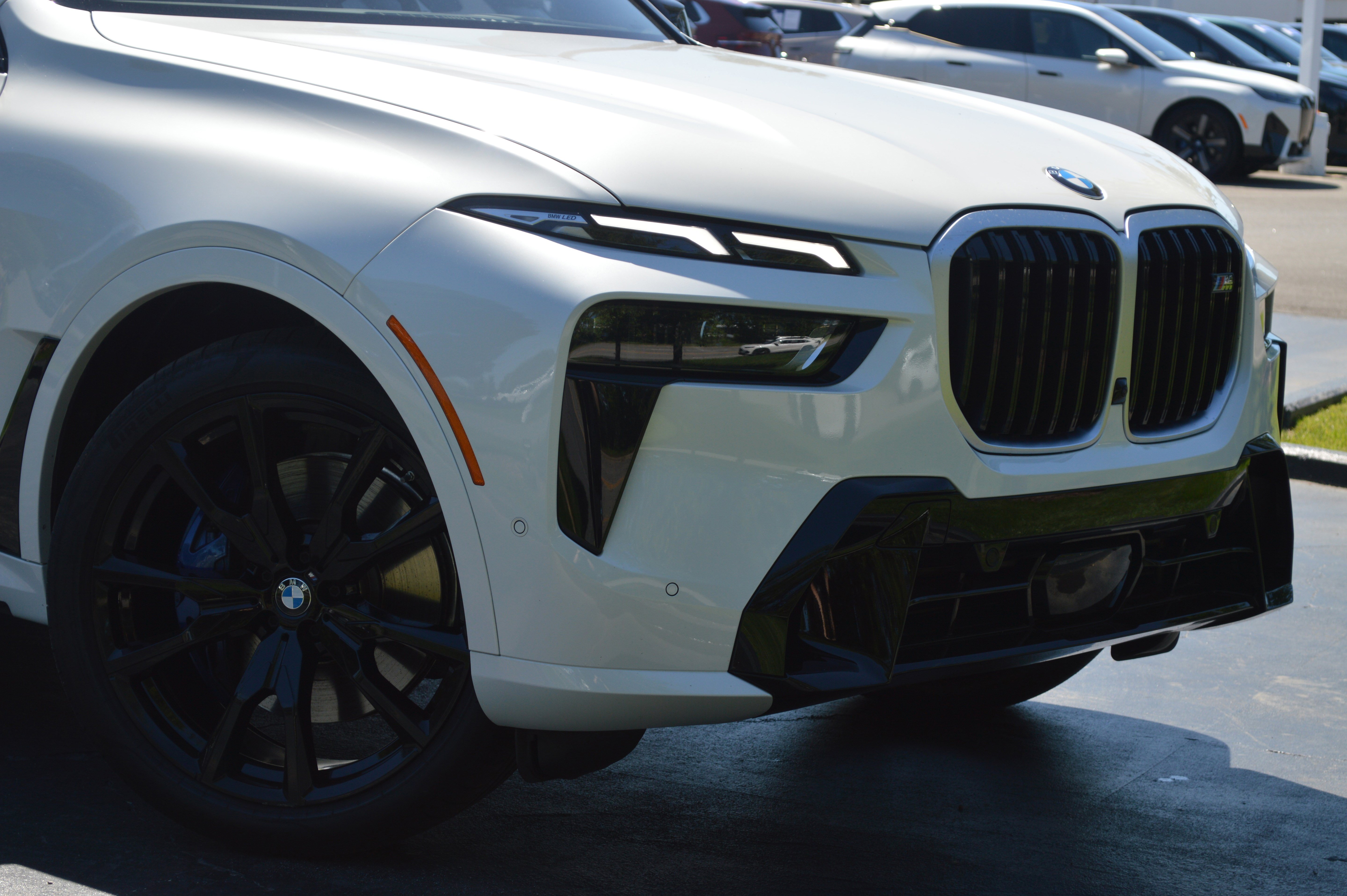 Certified 2026 BMW X7 M60i AWD/4WD image 2