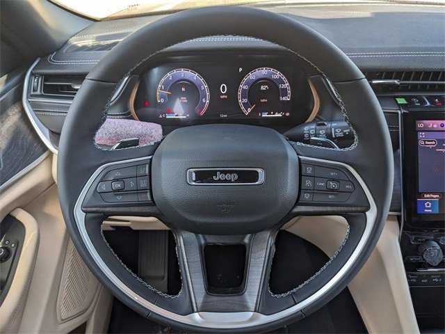 New 2025 Jeep Grand Cherokee Limited image 17