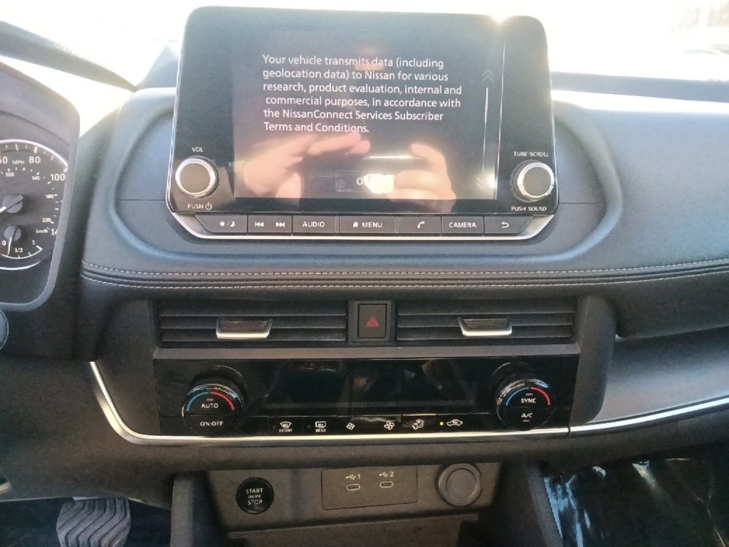 Used 2024 Nissan Rogue SV image 21