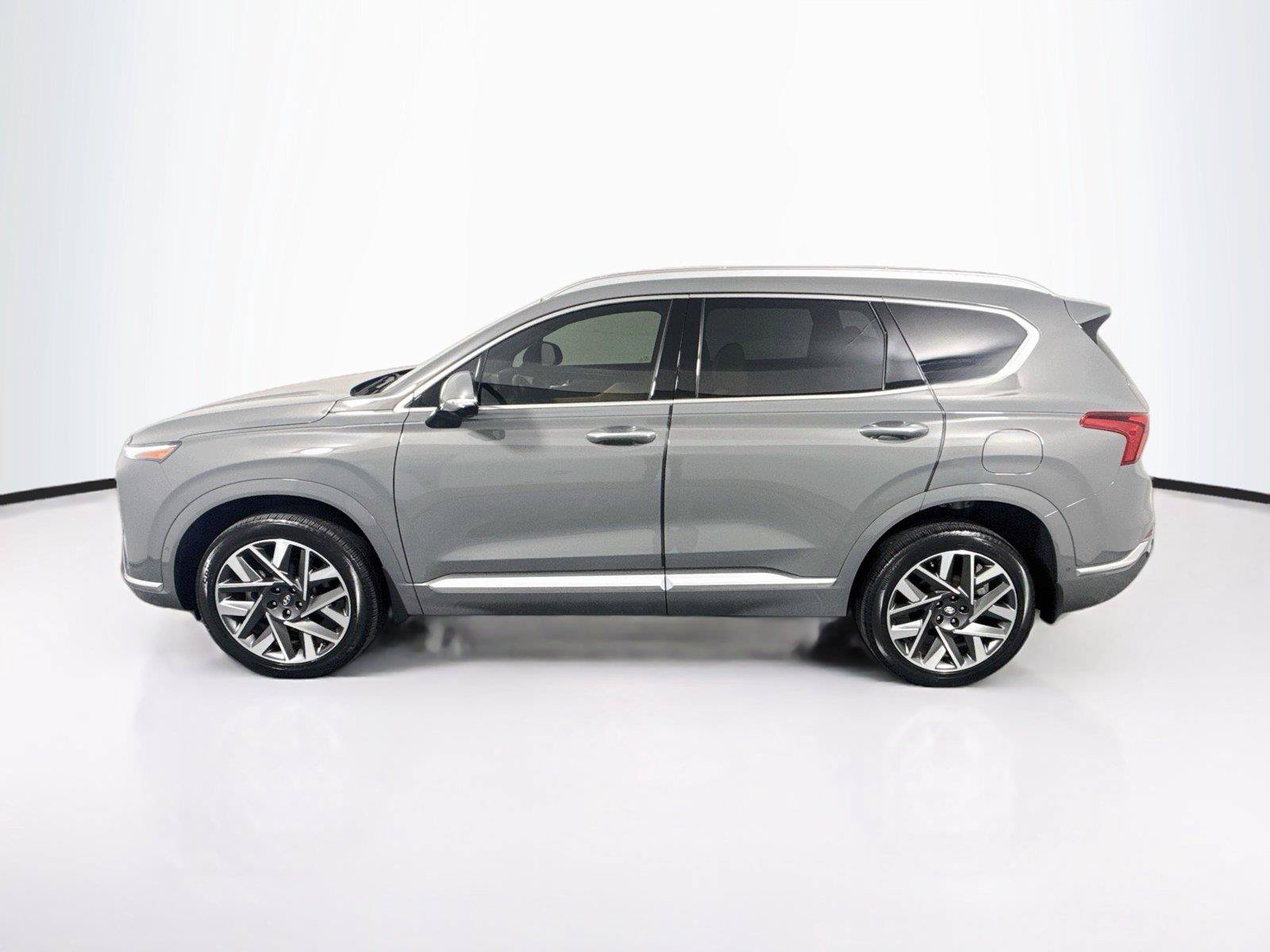 Used 2023 Hyundai Santa Fe Calligraphy AWD/4WD image 2
