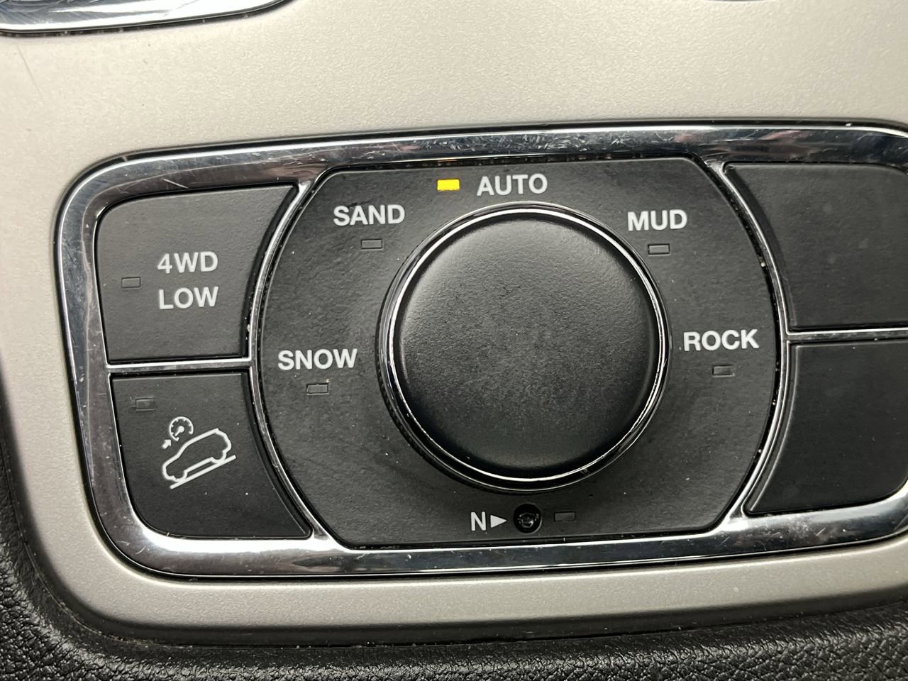 Used 2019 Jeep Grand Cherokee Limited w/ Trailer Tow Group IV image 16