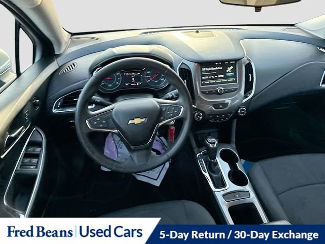 Used 2017 Chevrolet Cruze LT image 22