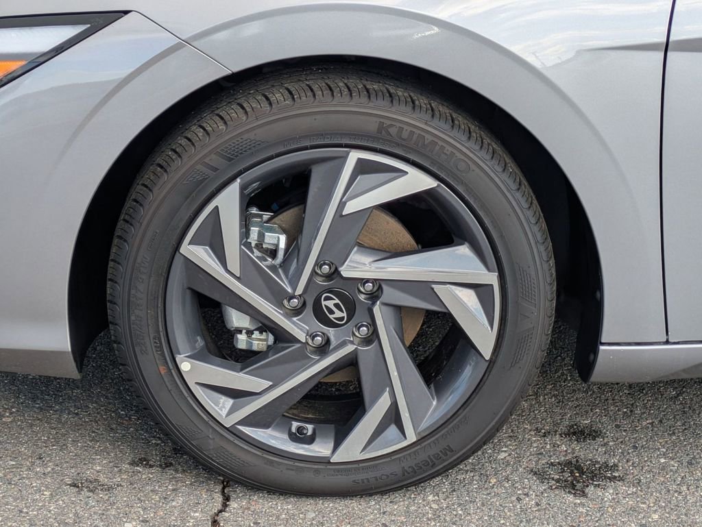 New 2025 Hyundai Elantra Sport image 12