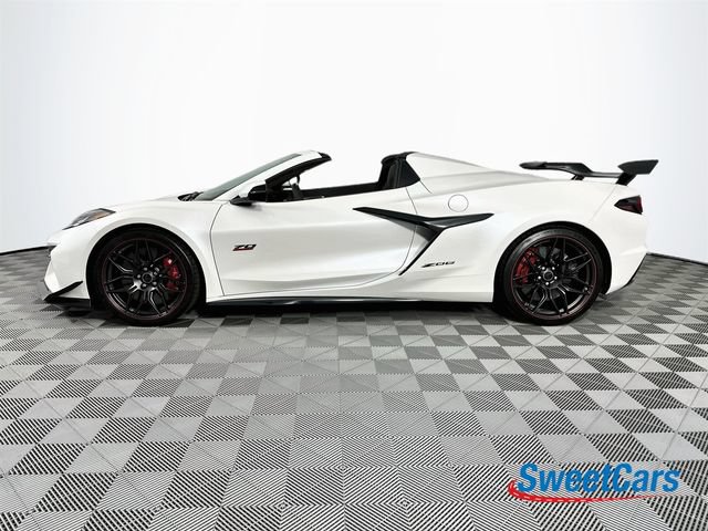 Used 2023 Chevrolet Corvette Z06 RWD image 4