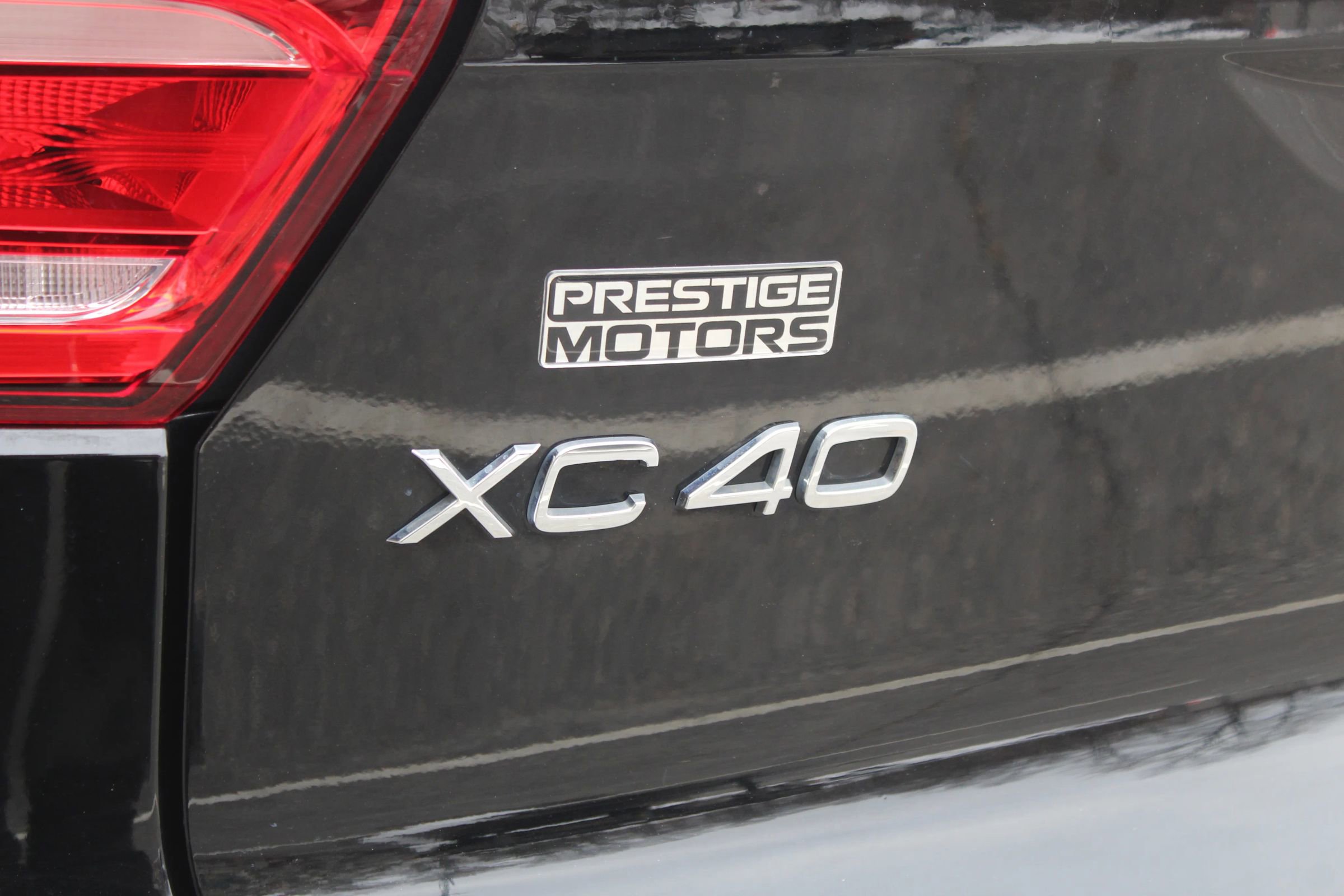 Used 2019 Volvo XC40 T5 Momentum image 38