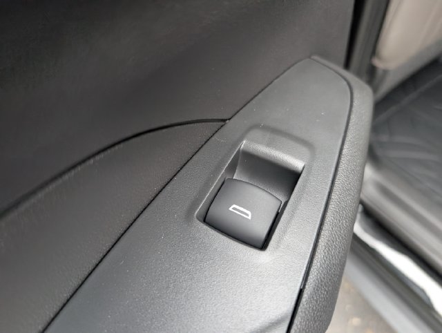 New 2026 Chevrolet Trax ACTIV w/ Sunroof Package FWD image 11