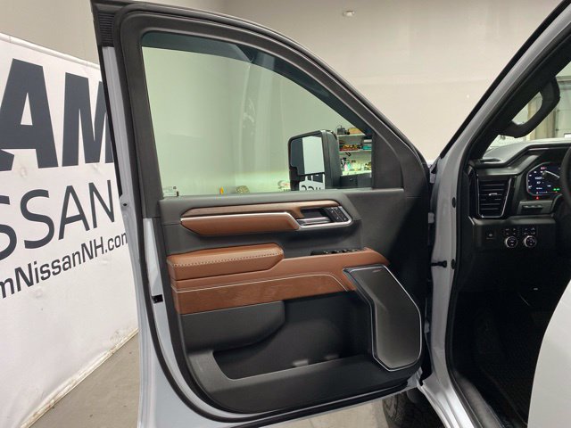 Used 2026 GMC Sierra 2500 Denali Ultimate AWD/4WD image 9