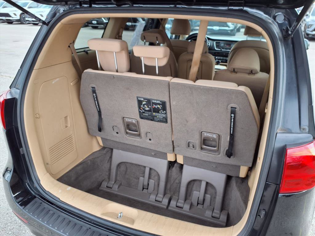 Used 2016 Kia Sedona LX w/ Option Group 020 FWD image 25