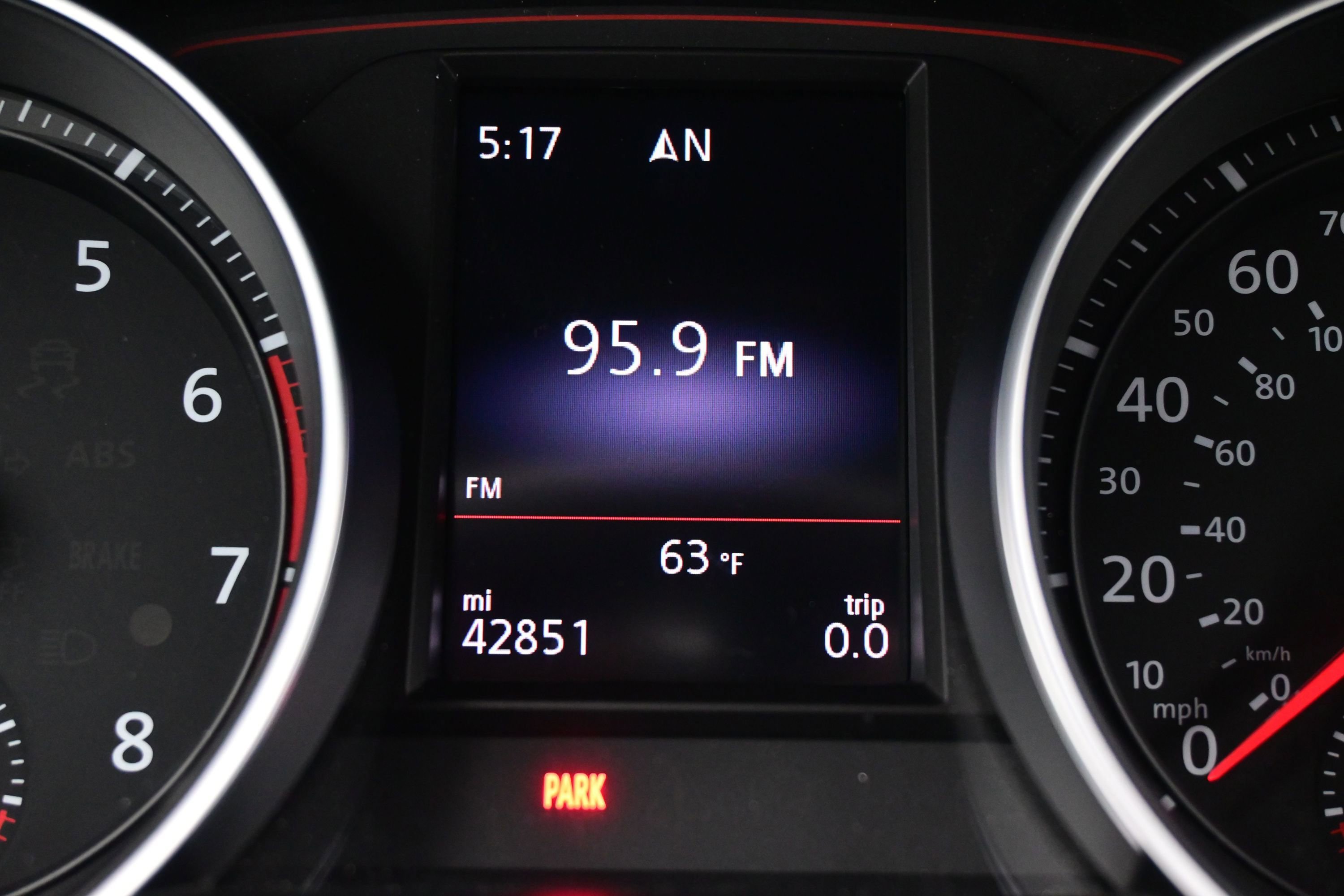 Used 2018 Volkswagen GTI SE FWD image 25