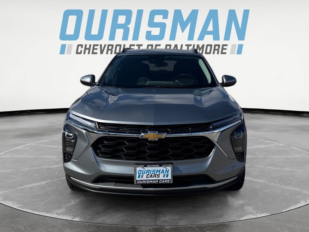 Used 2025 Chevrolet Trax LT w/ Driver Confidence Package FWD image 6