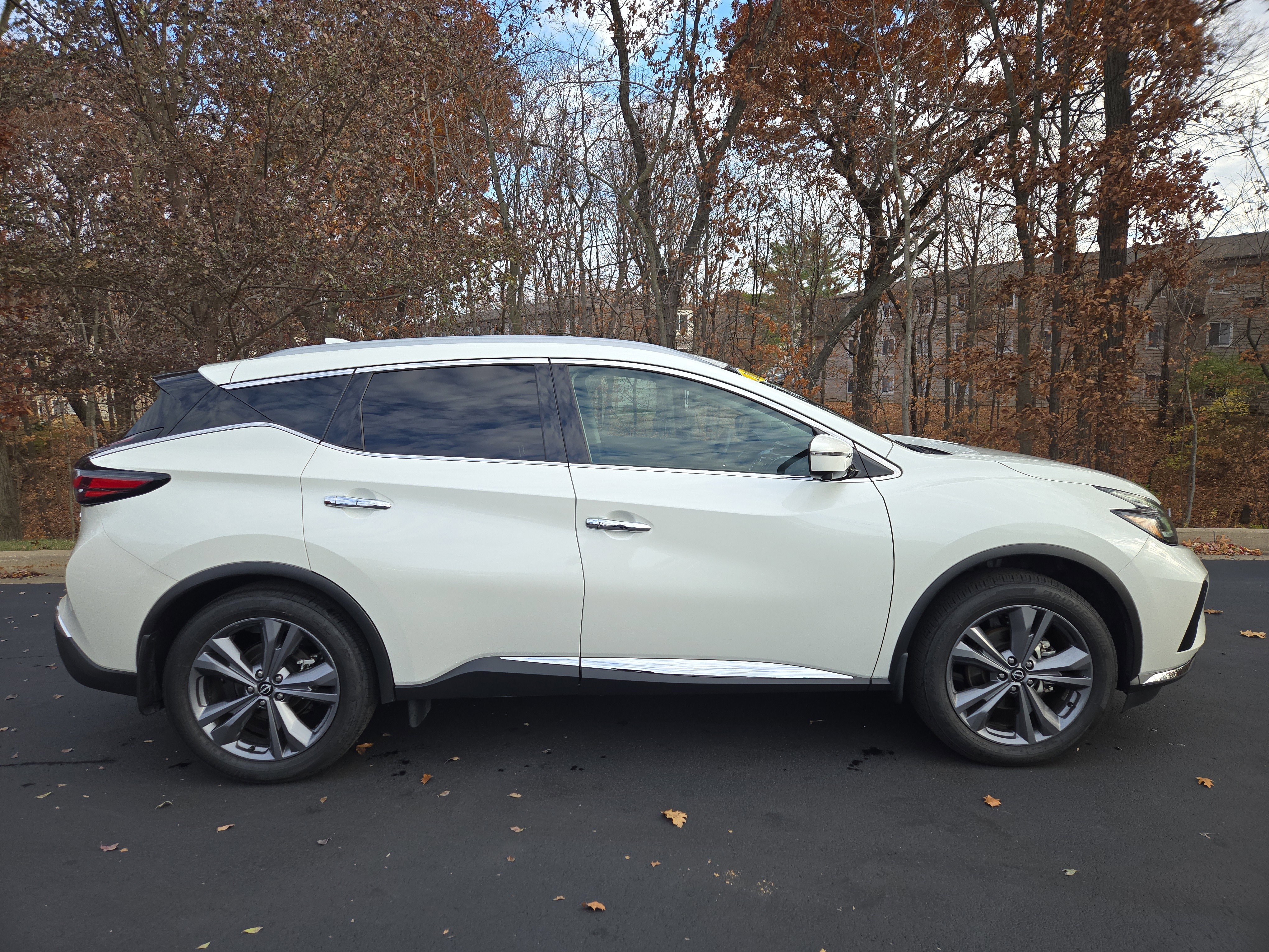 Certified 2024 Nissan Murano Platinum w/ Cargo Package image 3